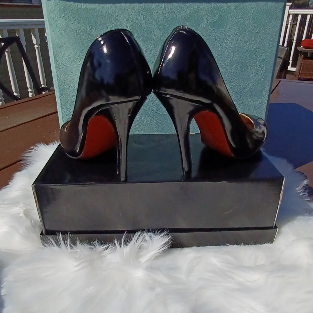 Christian Louboutin Black Heels EUC Size 40 - Picture 5 of 5